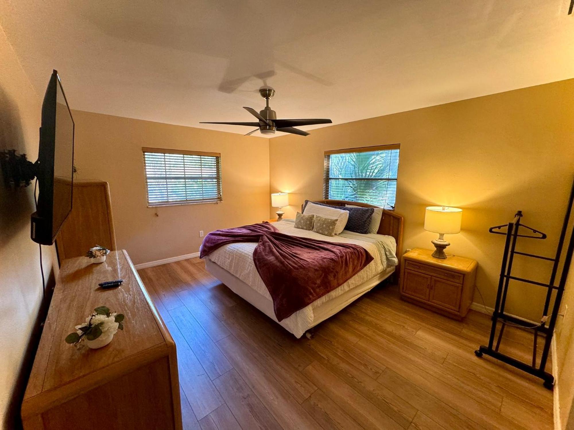 4 Bedroom Clearwater Vacation Home With Amazing Backyard エクステリア 写真