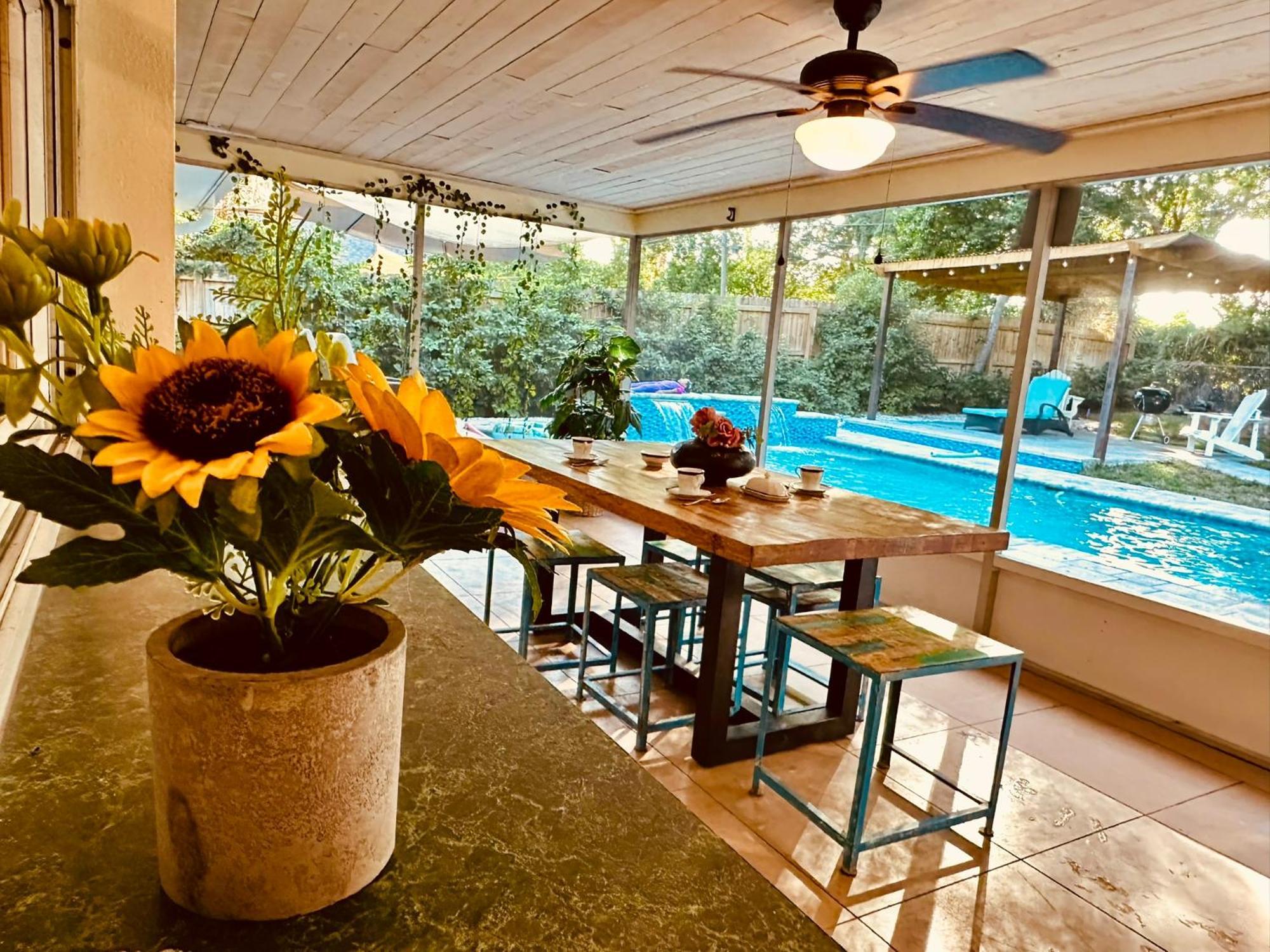 4 Bedroom Clearwater Vacation Home With Amazing Backyard エクステリア 写真